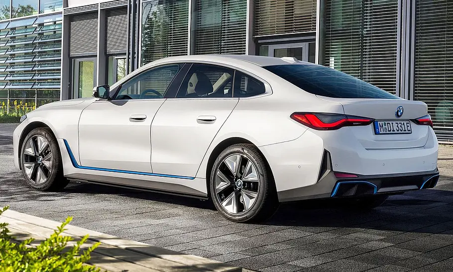 BMW i4 (2021) BMW i4 (2021)