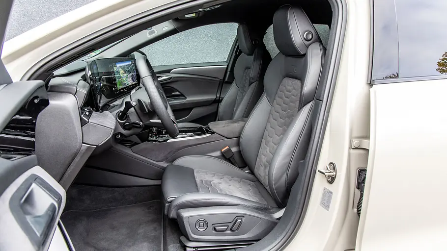 Audi A6 Avant e-tron Die vorderen Sitze des Audi A6 Avant e-tron.