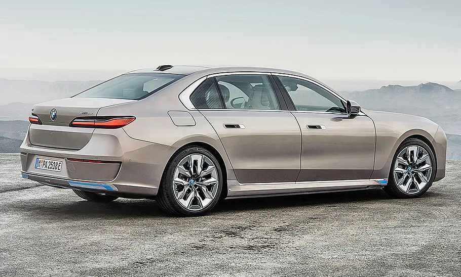 BMW i7 xDrive60 BMW i7; statisch von der rechten Seite