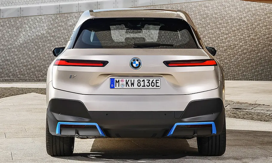 BMW iX (2021) BMW iX (2021)