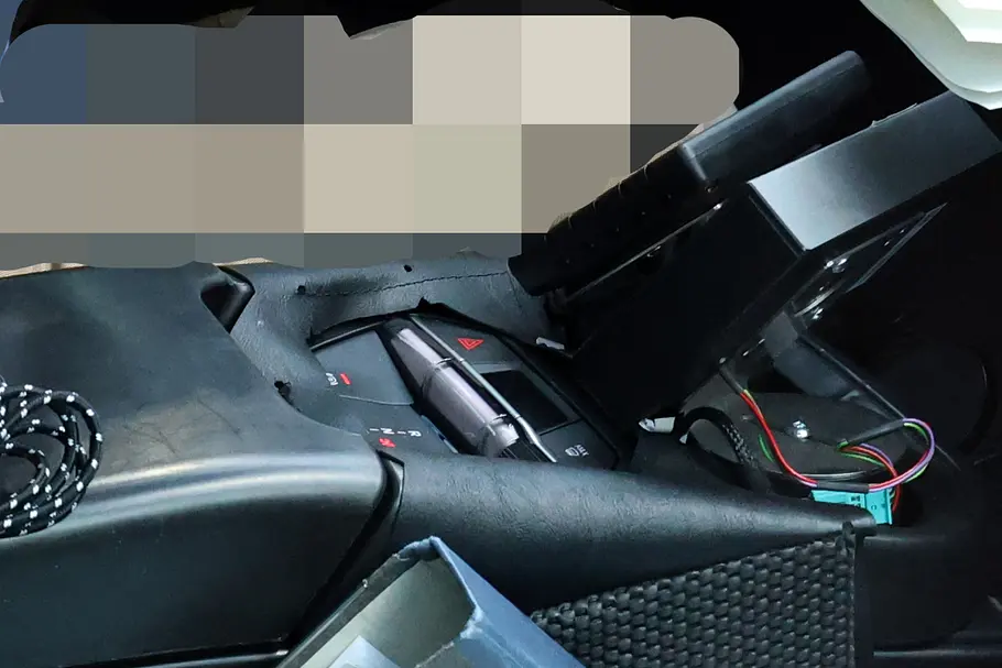 BMW iX1 (2027) Ein Detailbild zeigt die Mittelkonsole im BMW iX1-Prototyp.
