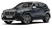 BMW iX1 vor weißem Hintergrund, Ansicht von vorne links. - Foto: Carwow
