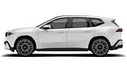 Der BMW iX3 steht vor weißem Hintergrund, von links fotografiert. - Foto: Carwow
