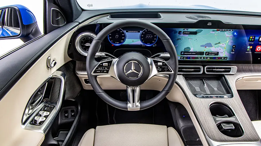 Mercedes GLC EQ Das Cockpit des Mercedes GLC EQ.