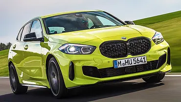 BMW M135i xDrive (2022) - Foto: Uwe Fischer/BMW