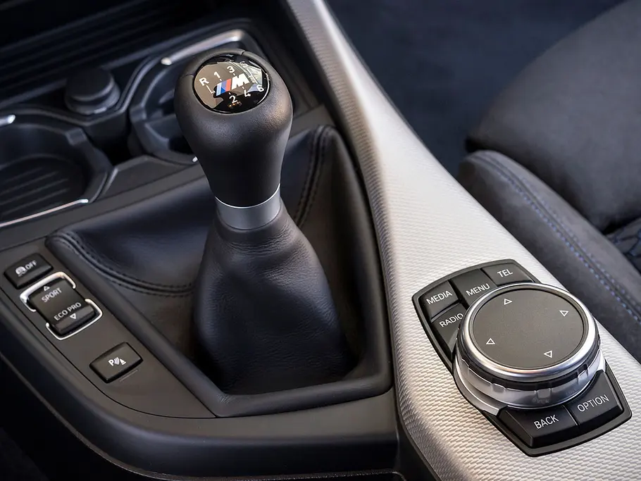 BMW M140i (2016) BMW M140i (2016)