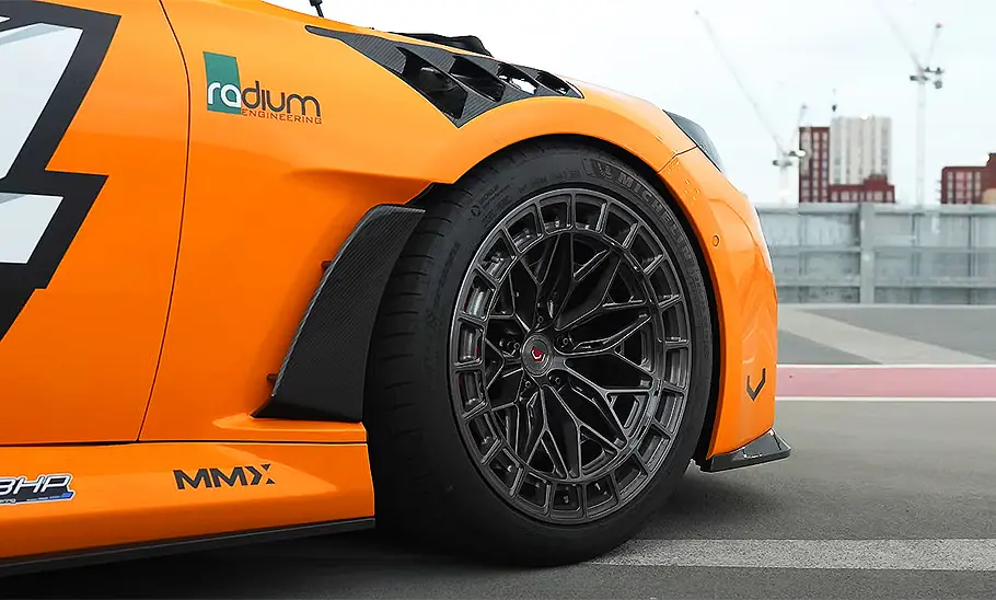 BMW M2 von R44 Performance Blick auf die Kotflügel des BMW M2 von R44 Performance.