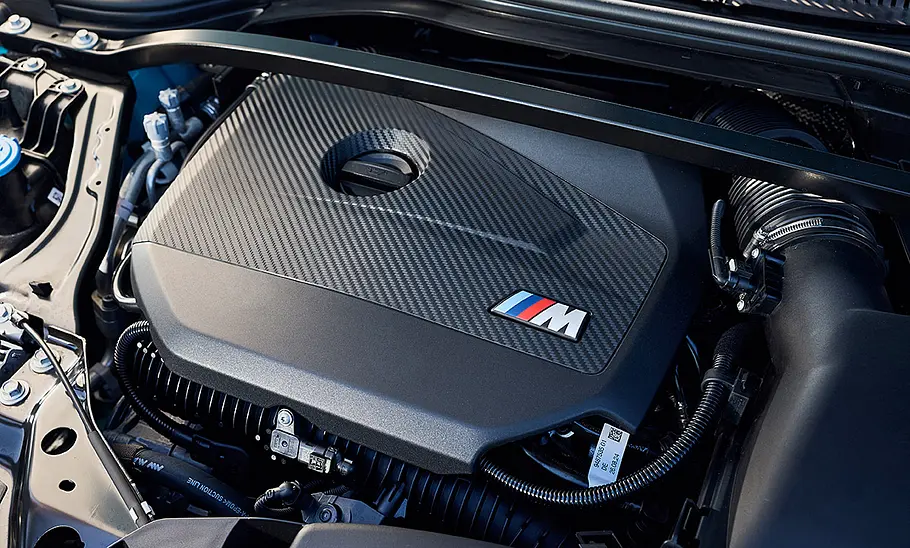 BMW M235 xDrive Gran Coupé (2025) Der Vierzylinder-Motor des BMW M235 xDrive Gran Coupé (2025).