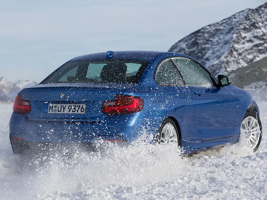 BMW M240i xDrive (2016)