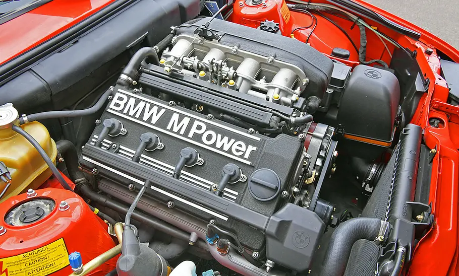 BMW M3 (E30) Der Motor des BMW M3 (E30).
