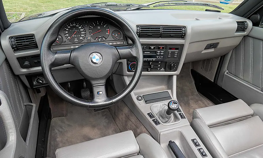 Das Cockpit des BMW M3 Cabrio.