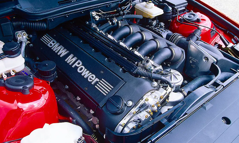 Der Motor des BMW M3 (E36).