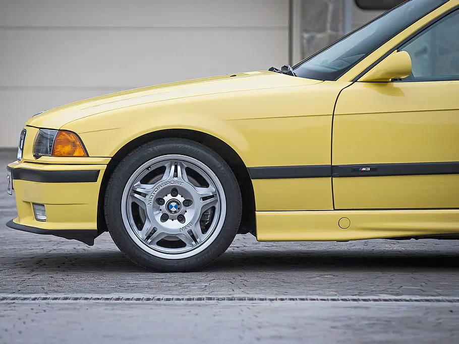 BMW M3 (E36) BMW M3 (E36)