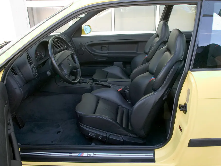 BMW M3 (E36) BMW M3 (E36)