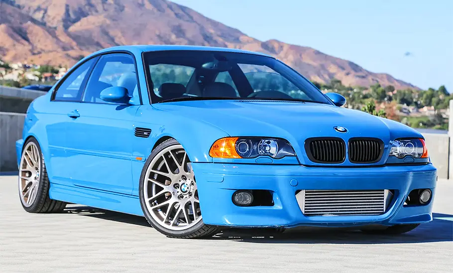BMW M3 E46 Blick von schräg vorne auf den BMW M3 E46.