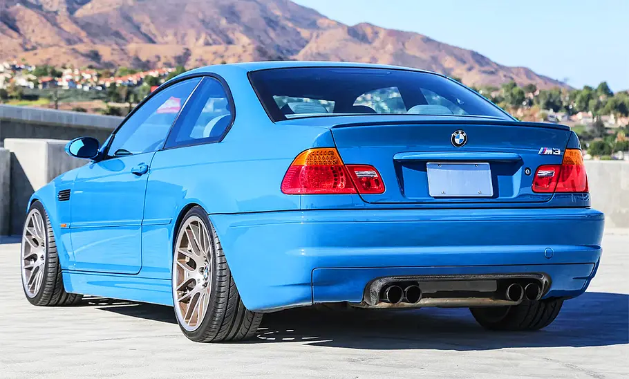 BMW M3 E46 Blick von schräg hinten auf den BMW M3 E46.