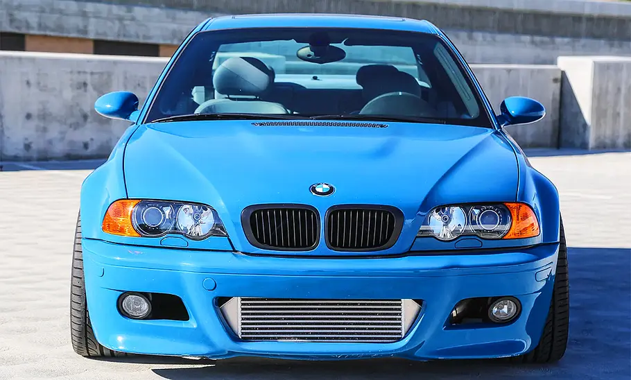 BMW M3 E46 Blick von vorne auf den BMW M3 E46.