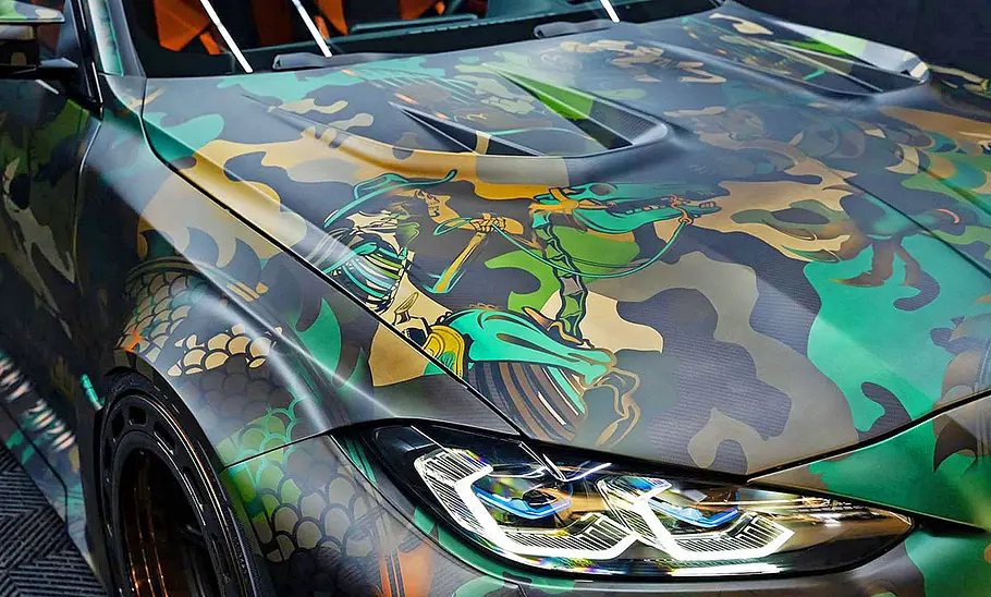 Die Motorhaube des BMW M4 von Brixtonforged.