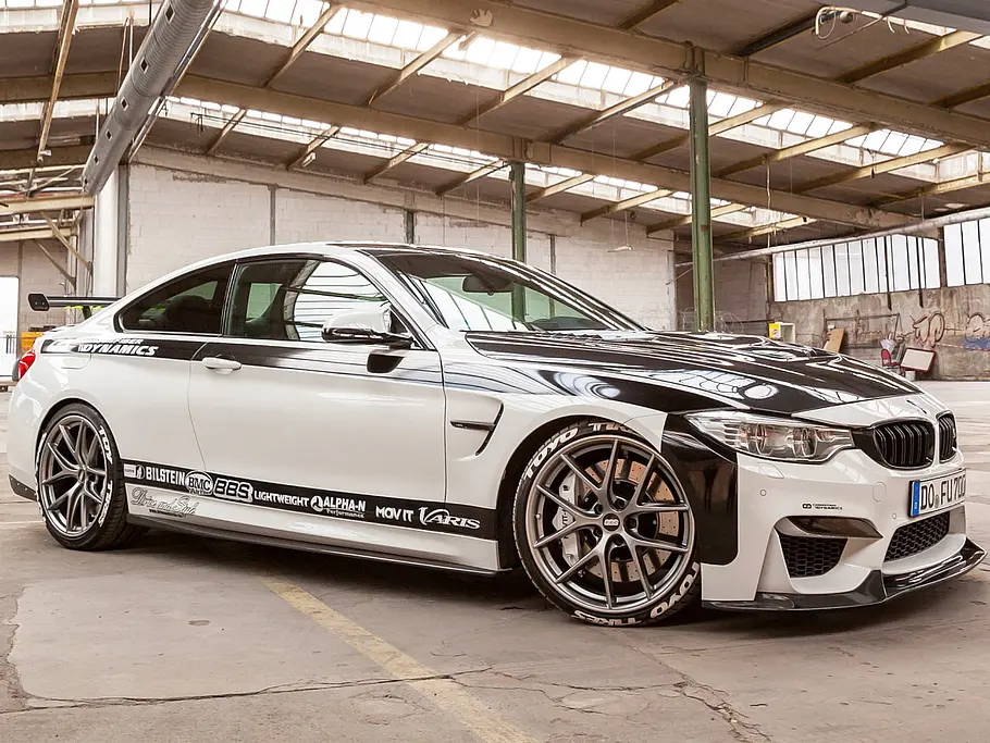 BMW M4 von Carbonfiber Dynamics