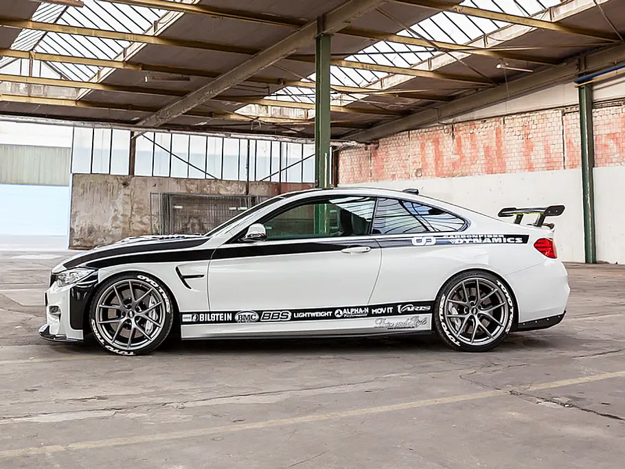 BMW M4 von Carbonfiber Dynamics