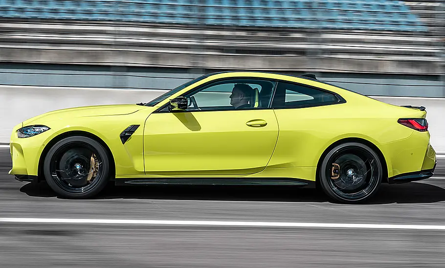 BMW M4 (2021) BMW M4 (2021)