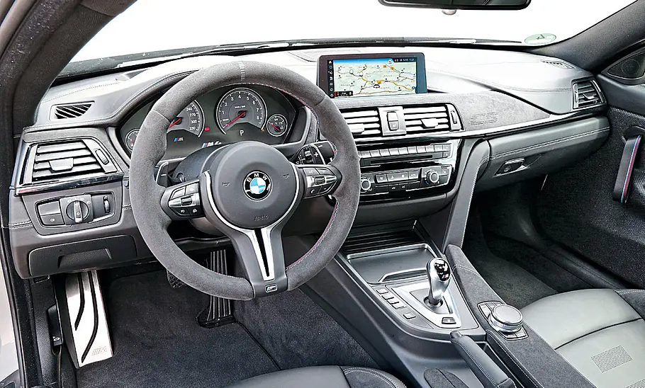 BMW M4 CS