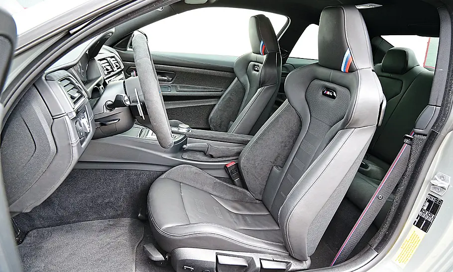 BMW M4 CS