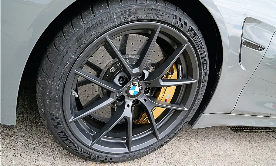 BMW M4 CS
