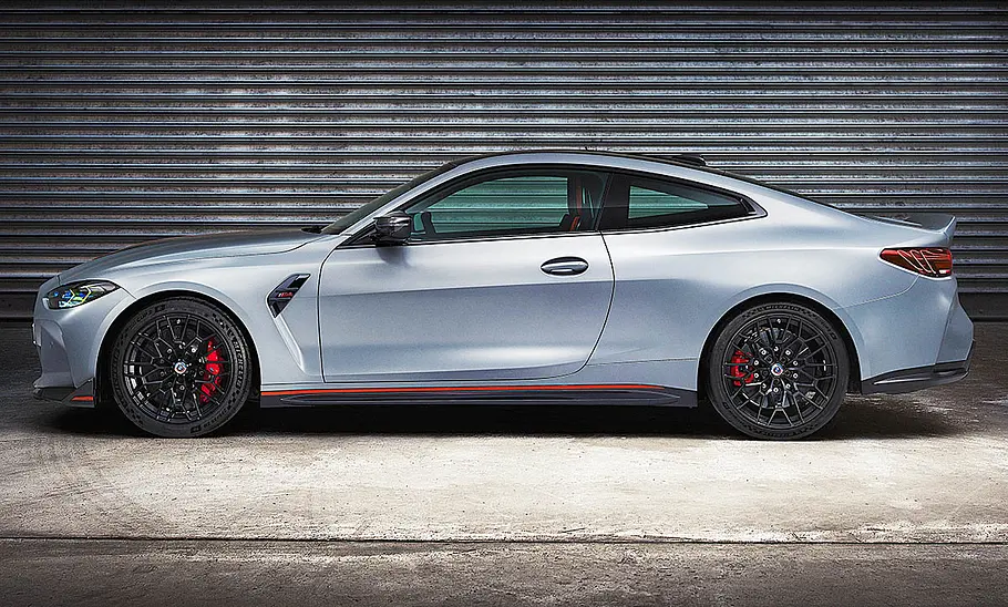BMW M4 CSL (2022) BMW M4 CSL (2022)