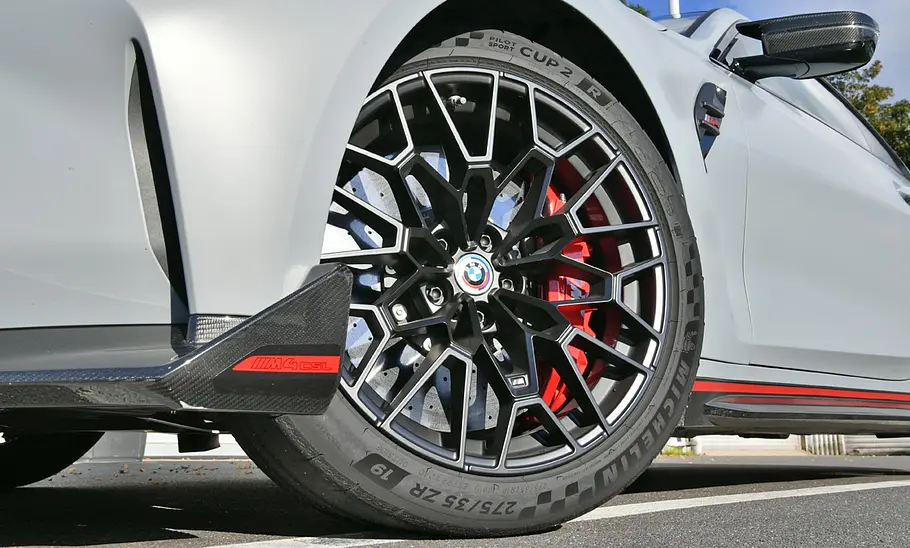 BMW M4 CSL