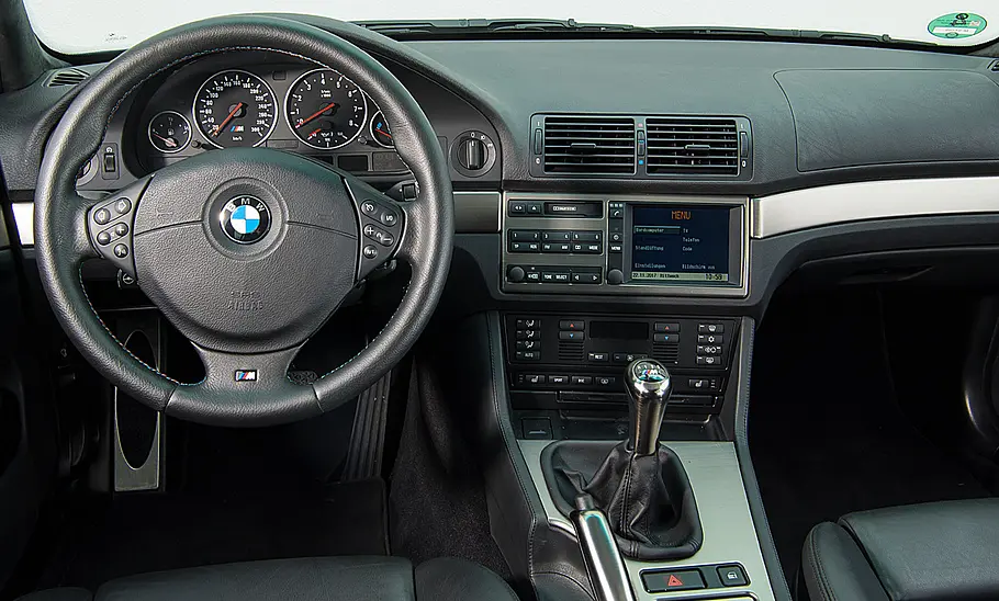 Das Cockpit des BMW M5 (E39)