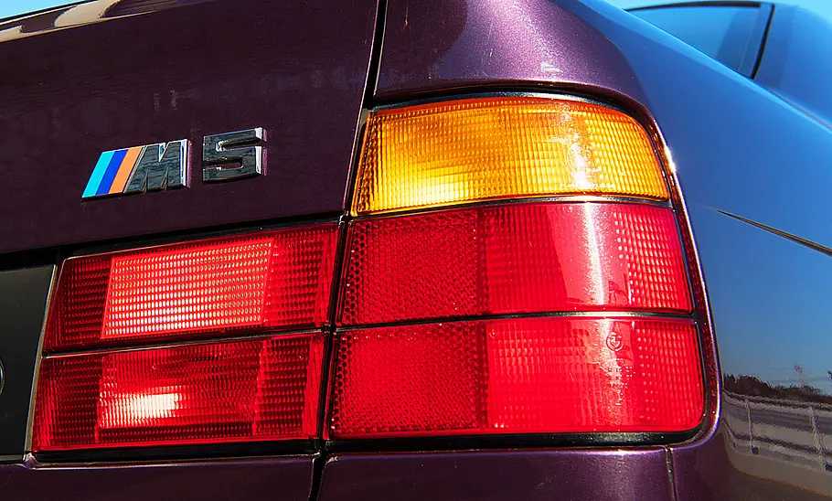 Die Rückleuchte des BMW M5 (E34)