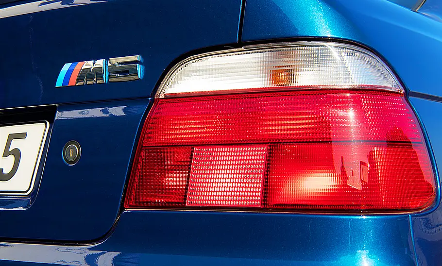 Die Rückleuchte des BMW M5 (E39)