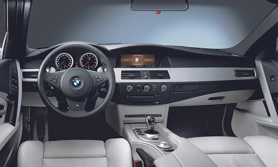 Das Cockpit des BMW M5 (E60 & E61)