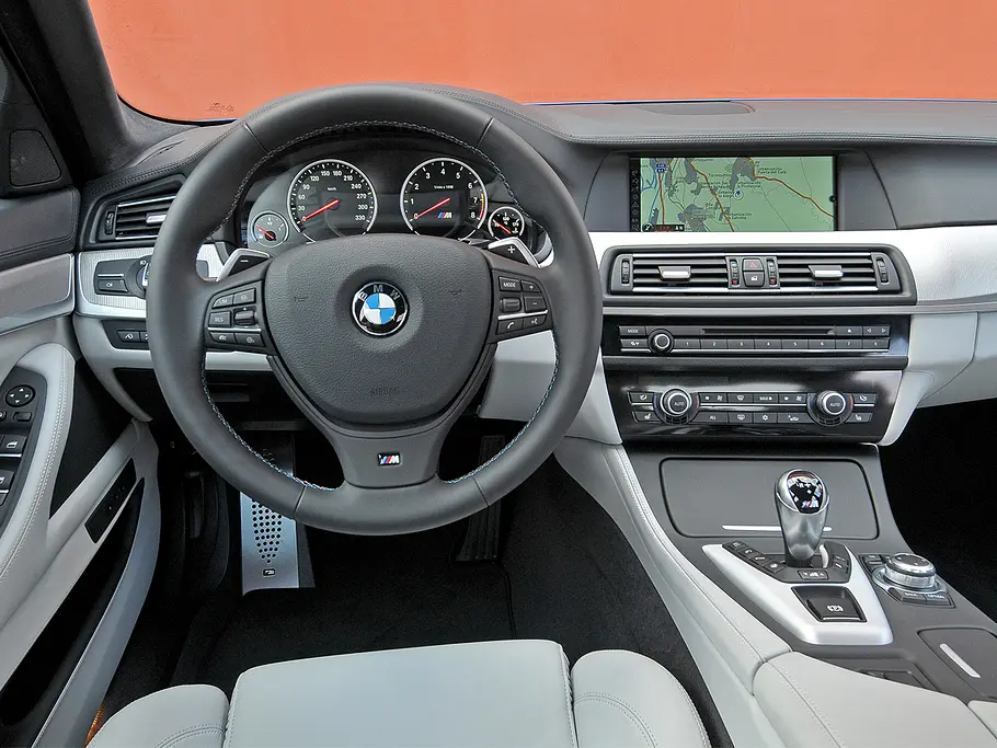 BMW M5 (F10)