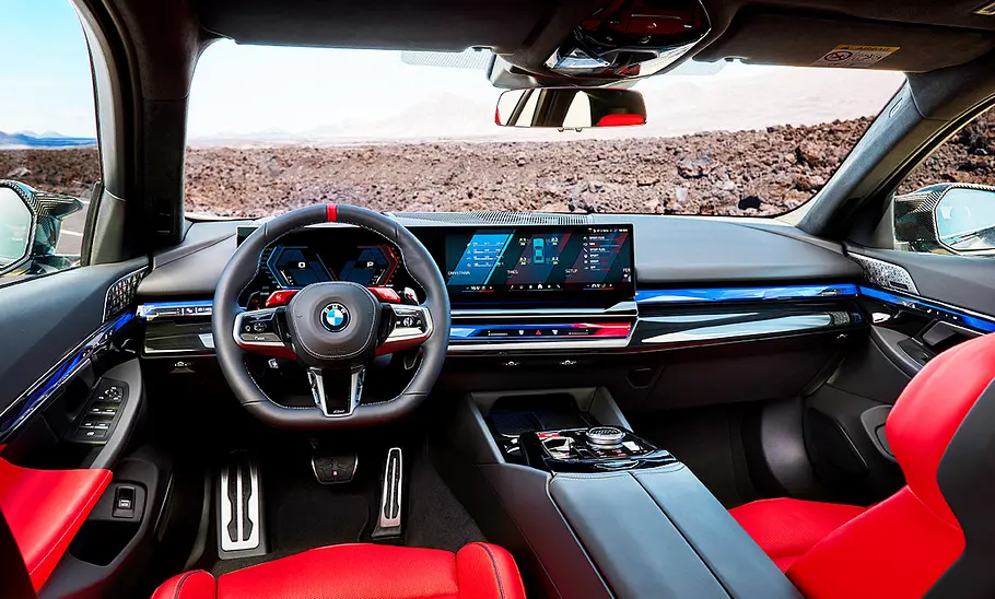 Das Cockpit des BMW M5 Touring (2024).