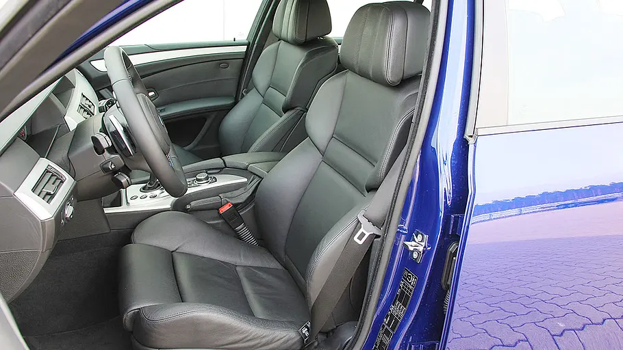 BMW M5 Touring Der Innenraum des BMW M5 Touring.