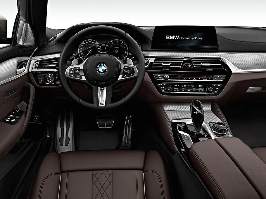 BMW M550i xDrive (G30)