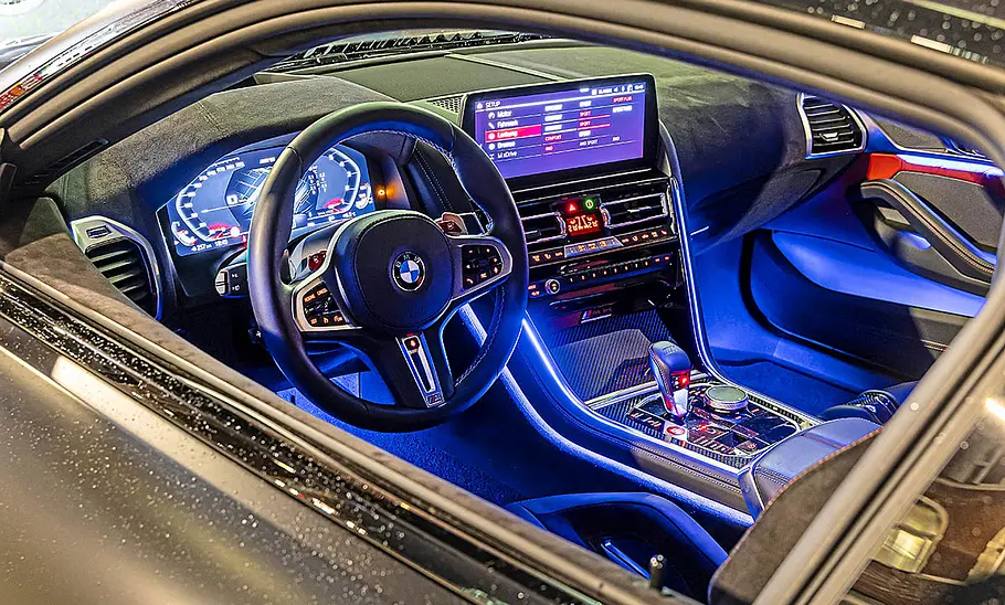 BMW M8 Competition; Cockpit