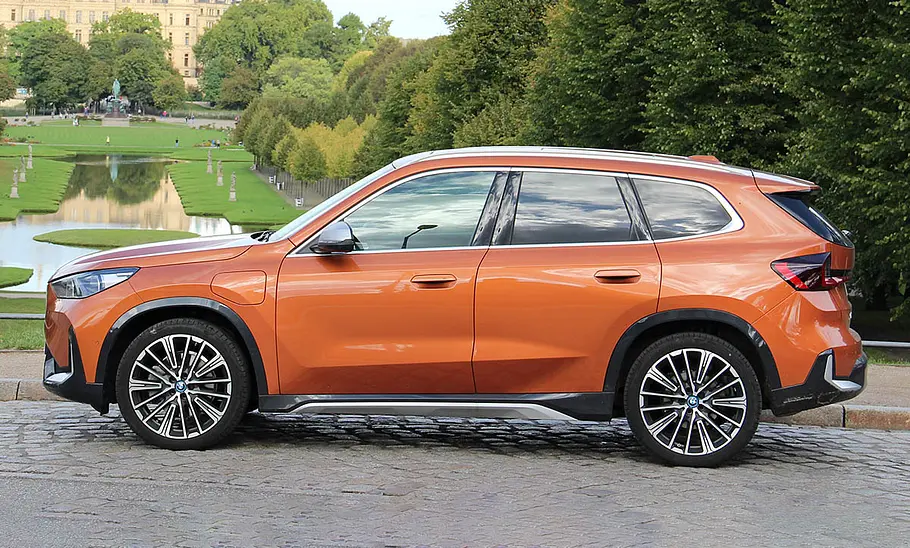 BMW X1 xDrive30e BMW X1 xDrive30e; stehend; SUV; Außenansicht; Profilansicht