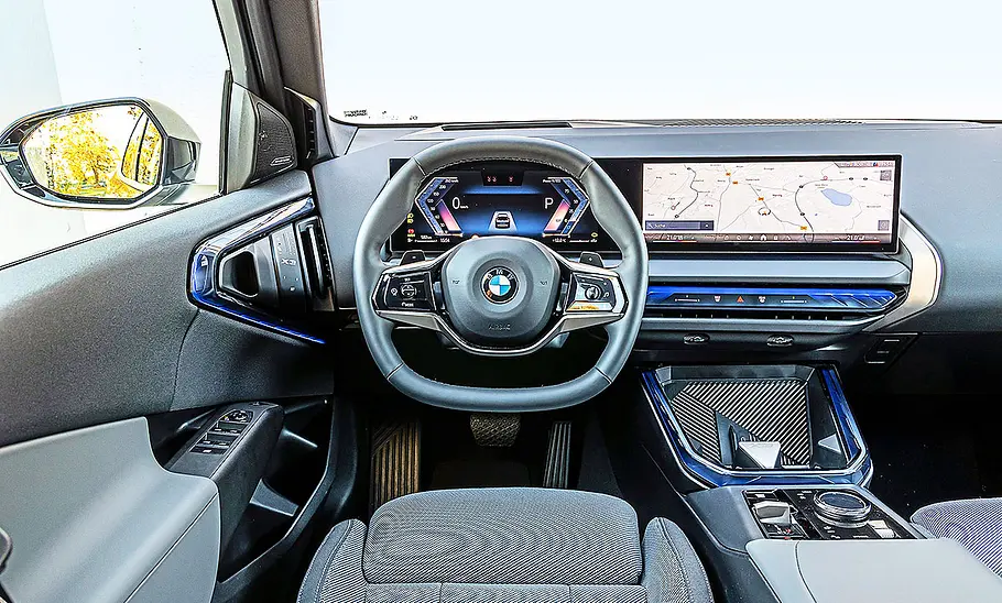 Blick in den Innenraum des BMW X3 (2024).