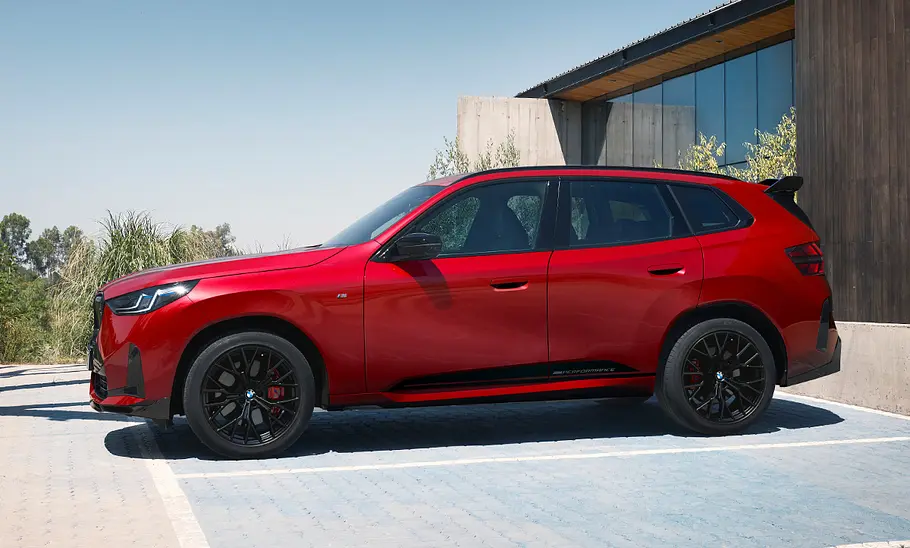 BMW X3 M Performance BMW X3 M Performance: rot seitlich