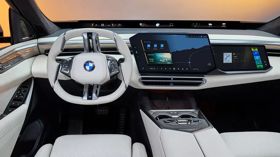 Das Cockpit des BMW iX5.