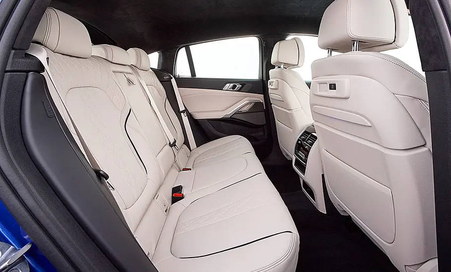 BMW X6 M50i
