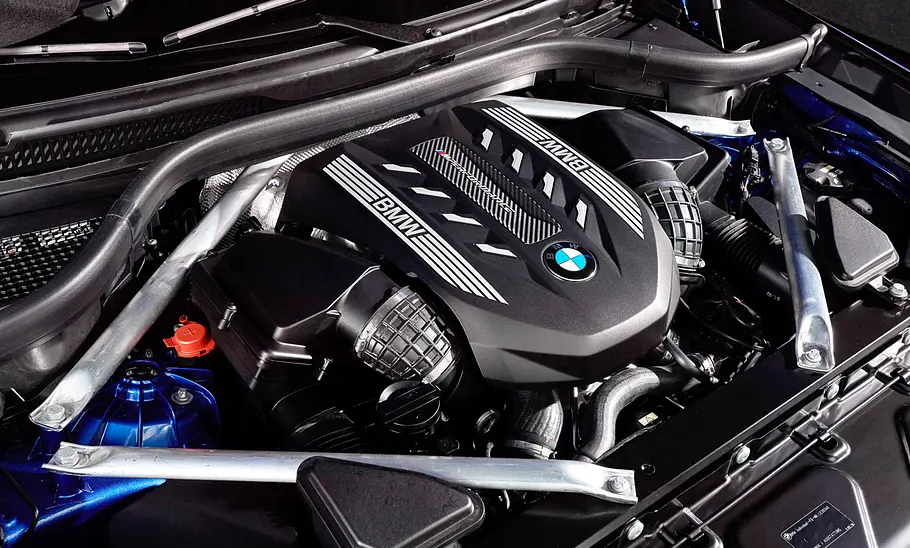 BMW X6 M50i