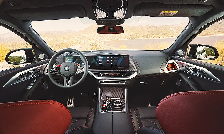 Das Cockpit des BMW XM Label (2023).