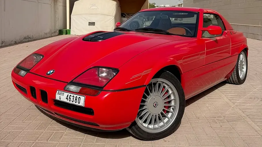 BMW Z1 mit V10 Der BMW Z1 mit V10 stehend von vorne.