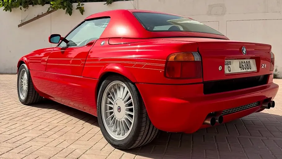 BMW Z1 mit V10 Der BMW Z1 mit V10 stehend von hinten.