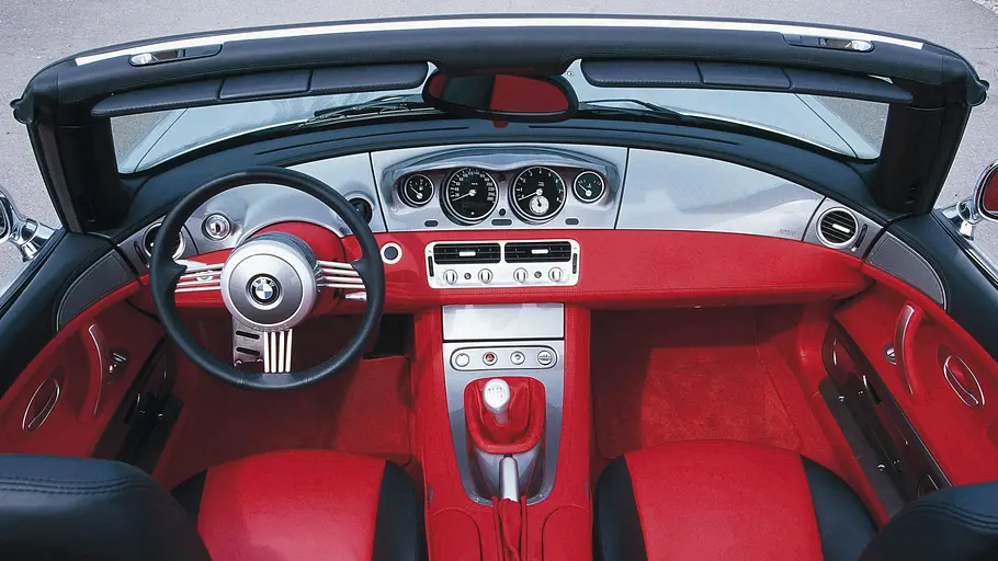 Das Cockpit des BMW Z8. 