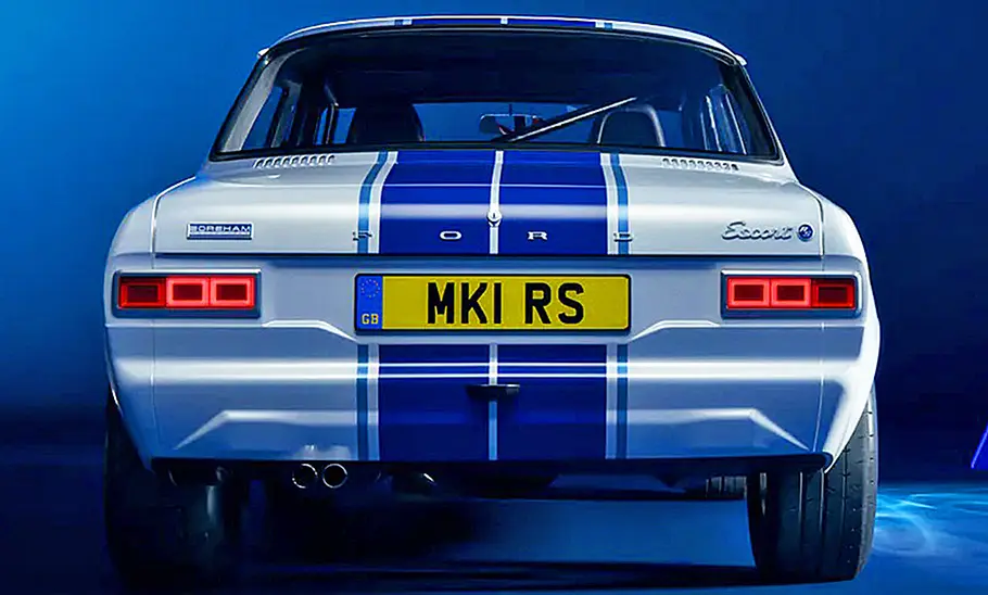Der Boreham Ford Escort RS stehend von hinten.
